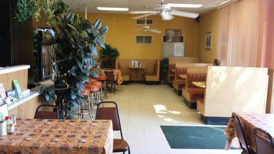 Locals Corner Restaurant & Bar